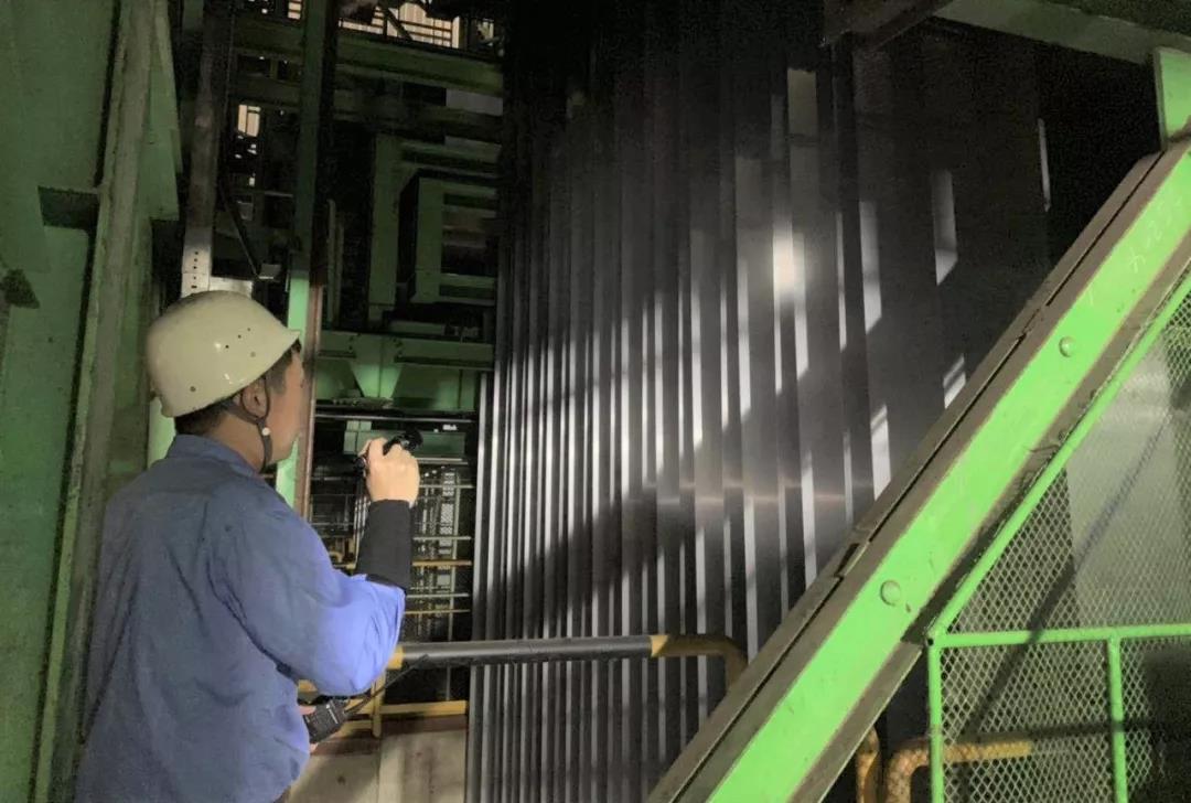 武鋼有限成功研製0.15毫米極薄材3.jpg 武鋼有限成功研製0.15毫米極薄材3.jpg