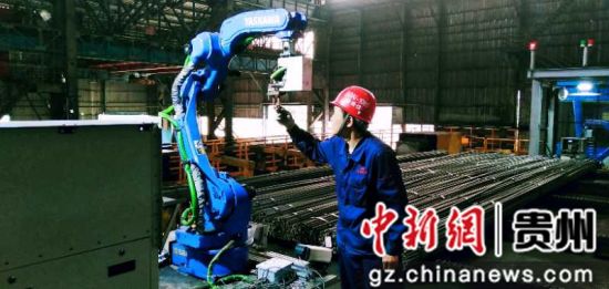 圖為線材上焊好的標牌。 圖為線材上焊好的標牌。